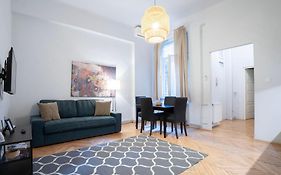 Super Comfort Apartment With 3 Rooms Next To Opera